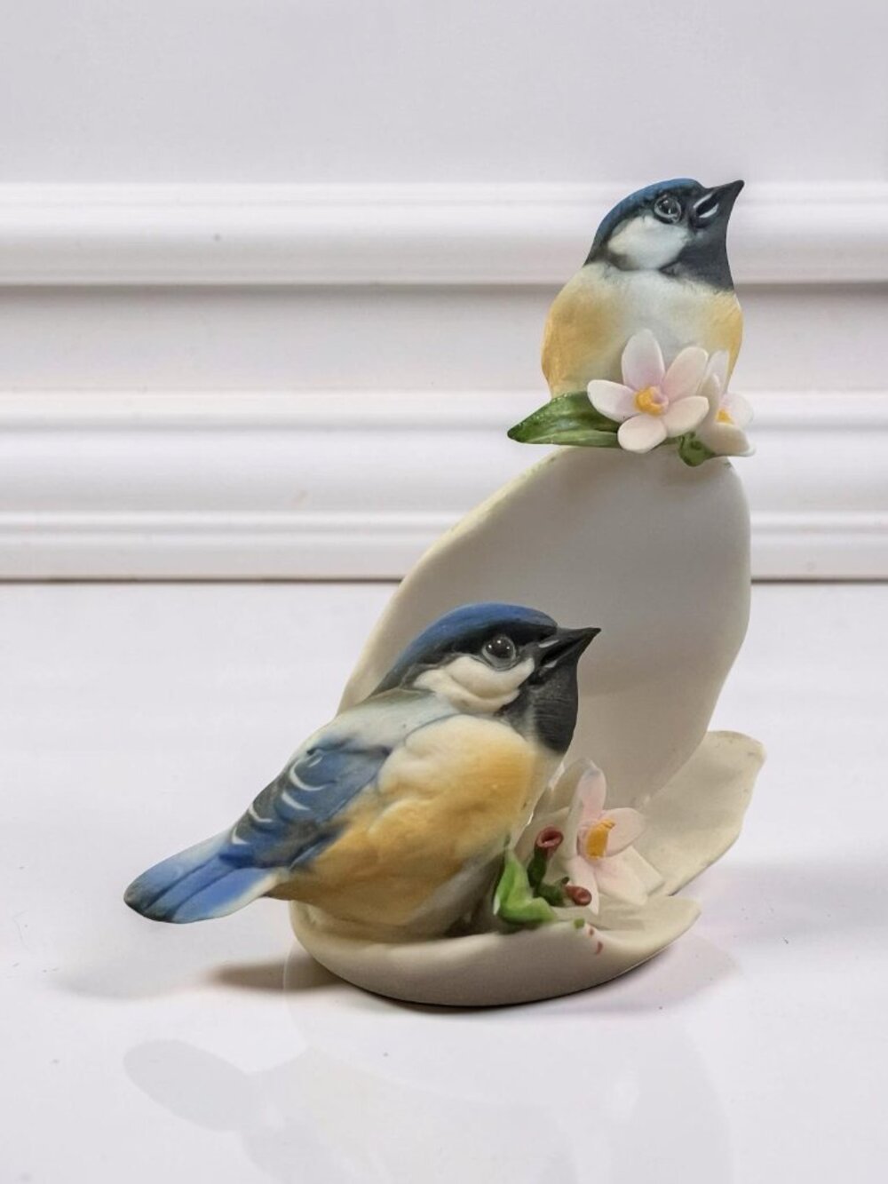 Capodimonte Italy Figurine 2 Blue Birds Sitting On Egg Shells With Flowers